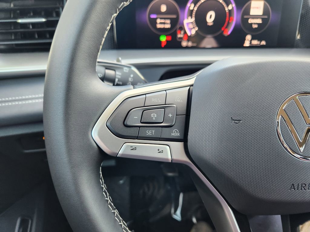 New 2026 Volkswagen Tiguan SE image 16