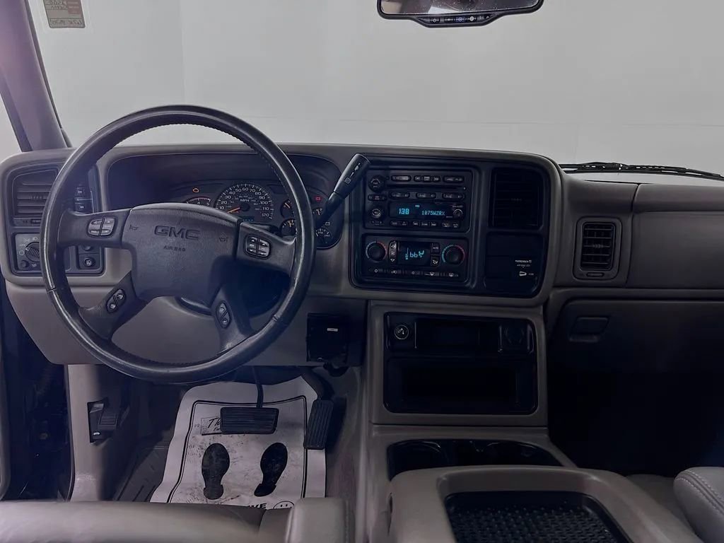 Used 2004 GMC Sierra 2500 SLT w/ Heavy-Duty Power Package AWD/4WD image 21