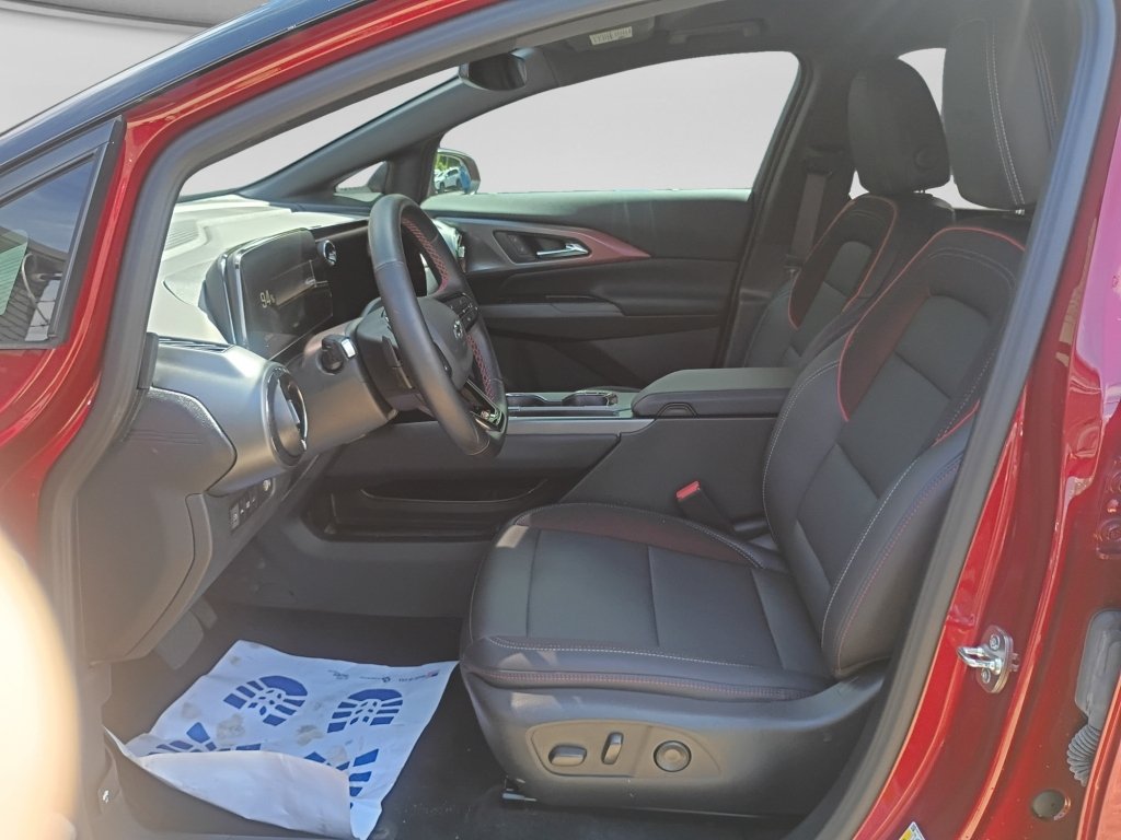 Used 2026 Chevrolet Equinox EV RS FWD image 8