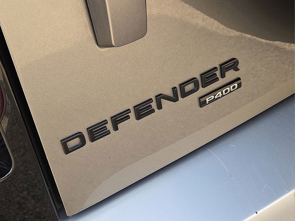 Used 2021 Land Rover Defender 110 SE image 13