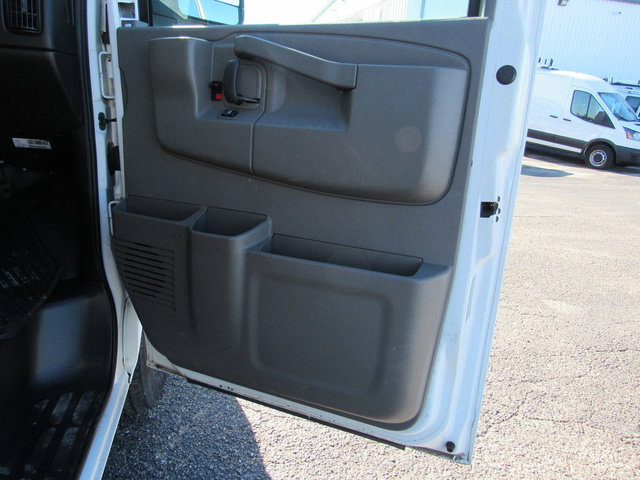 Used 2017 Chevrolet Express 2500 RWD image 11