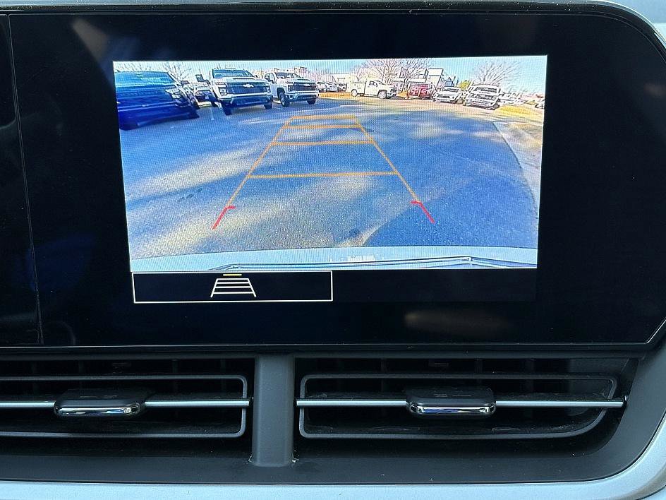 Certified 2025 Chevrolet Trax LS image 23
