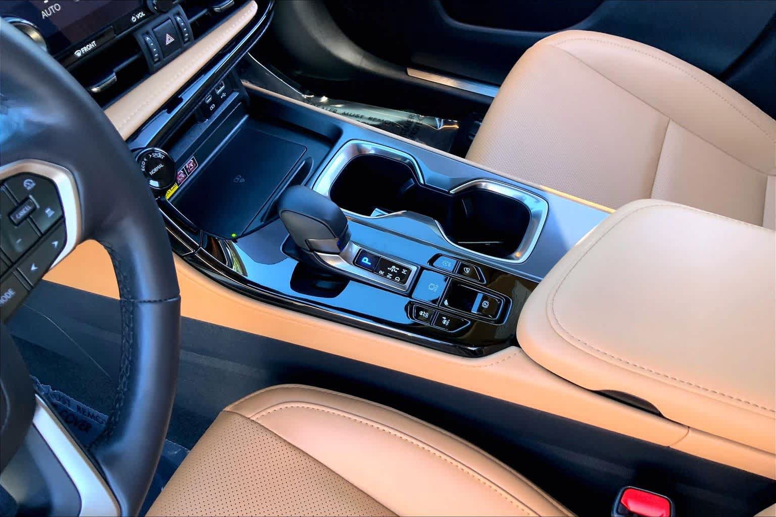 Certified 2026 Lexus NX 350 AWD w/ Accessory Package (2T) image 17