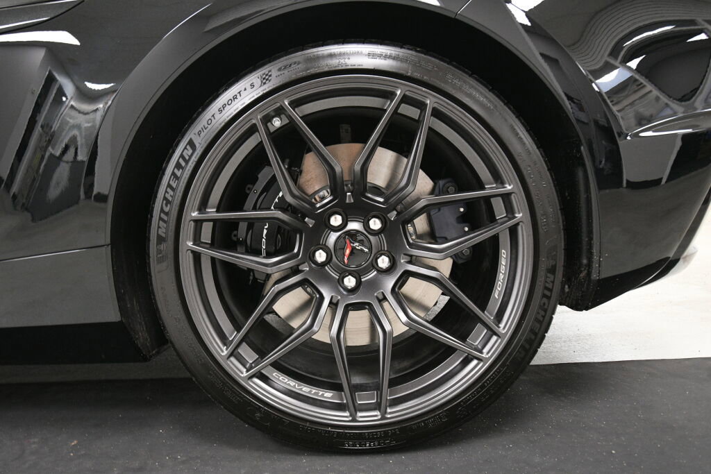 Used 2024 Chevrolet Corvette Z06 image 11