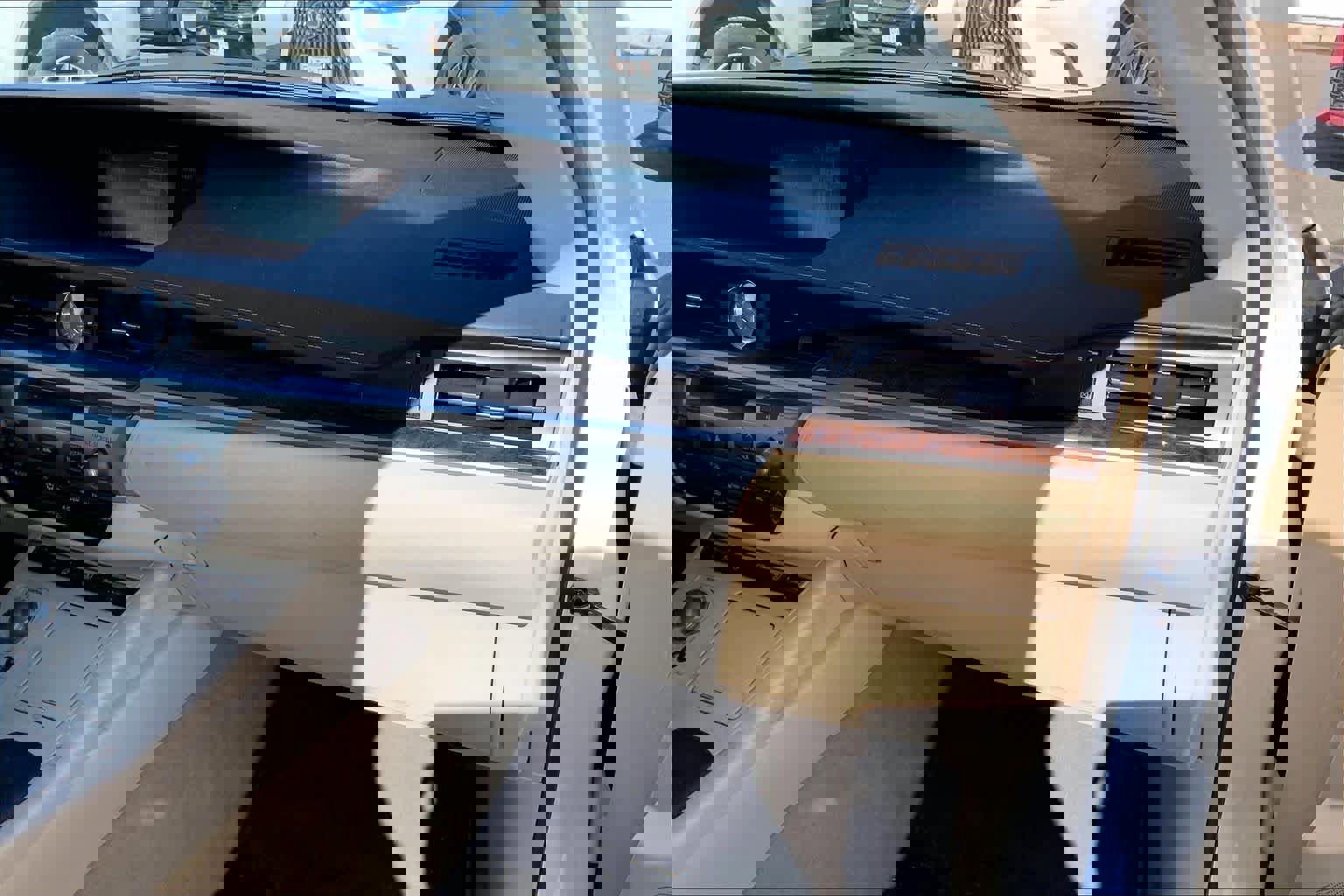 Used 2013 Lexus ES 350 w/ Luxury Pkg image 19