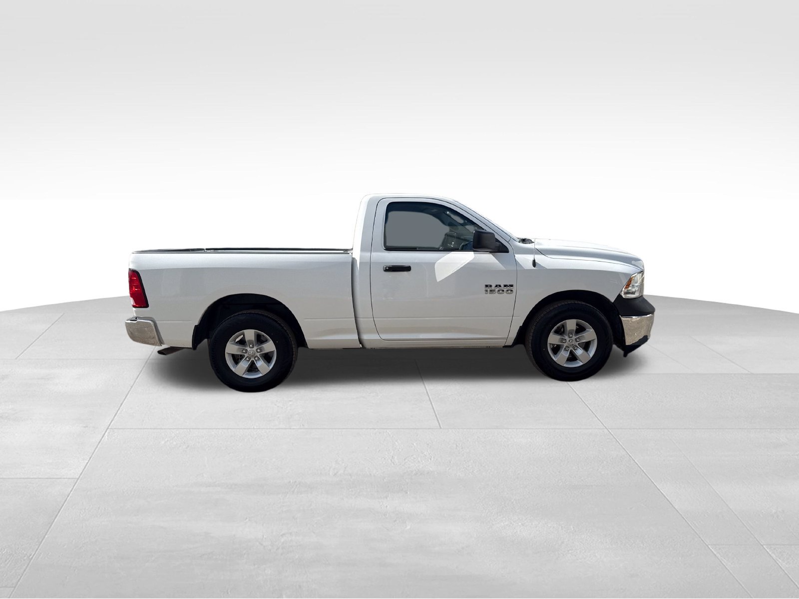 Used 2018 RAM 1500 Tradesman w/ Chrome Appearance Group RWD image 6