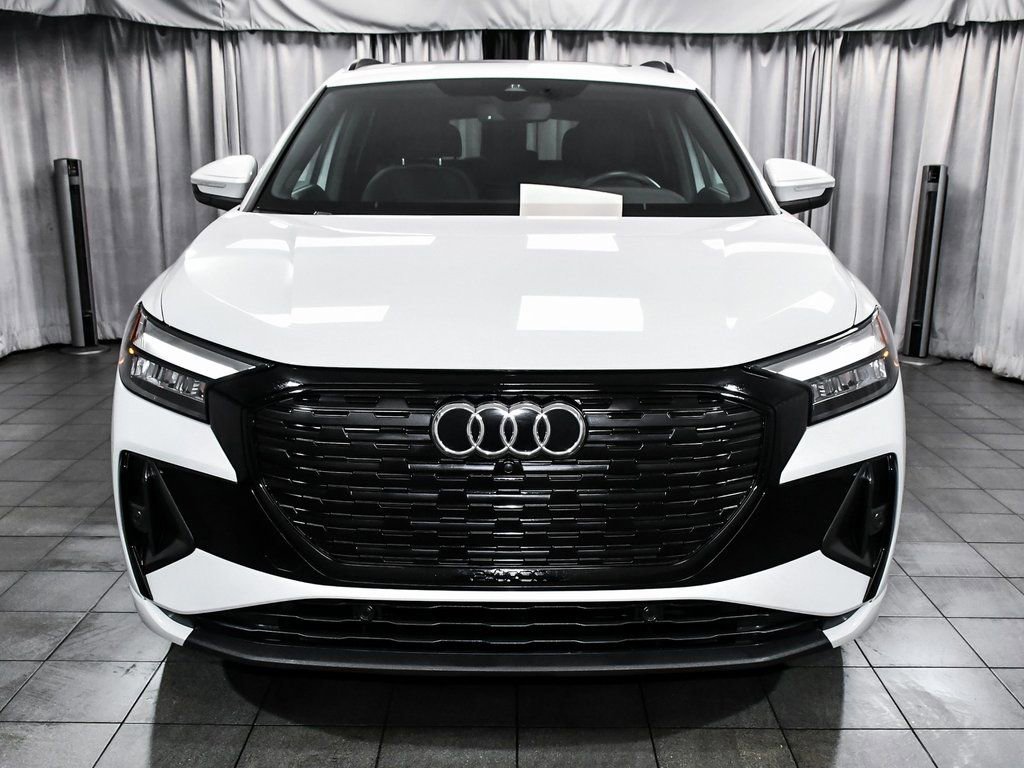 Used 2024 Audi Q4 e-tron Premium Plus w/ Premium Plus image 2