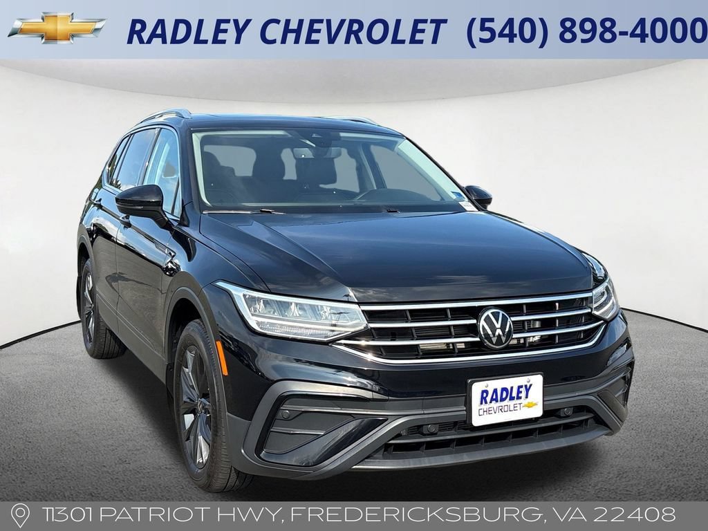 Used 2024 Volkswagen Tiguan SE w/ Panoramic Sunroof Package AWD/4WD image 29