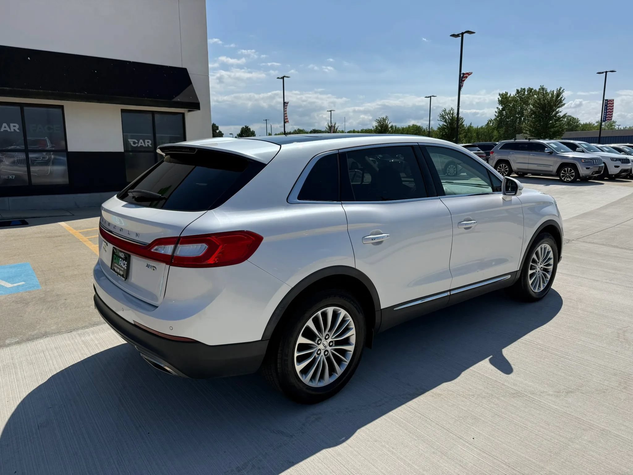 Used 2016 Lincoln MKX Select w/ Select Plus Package AWD/4WD image 16