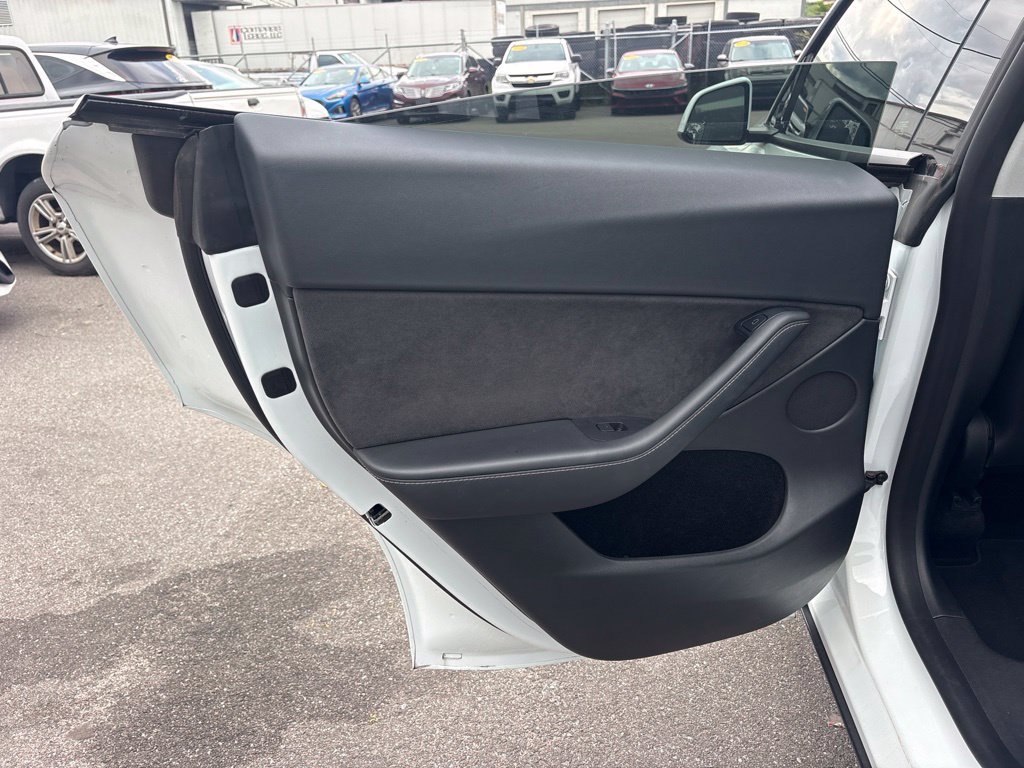 Used 2022 Tesla Model Y Performance AWD/4WD image 12