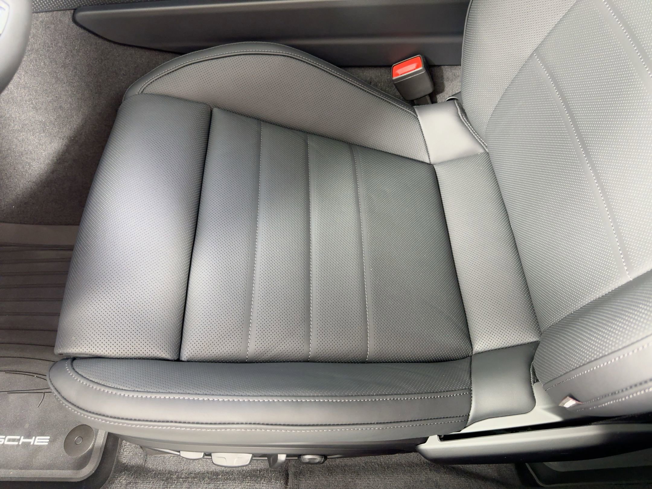 New 2026 Porsche Panamera 4 image 13