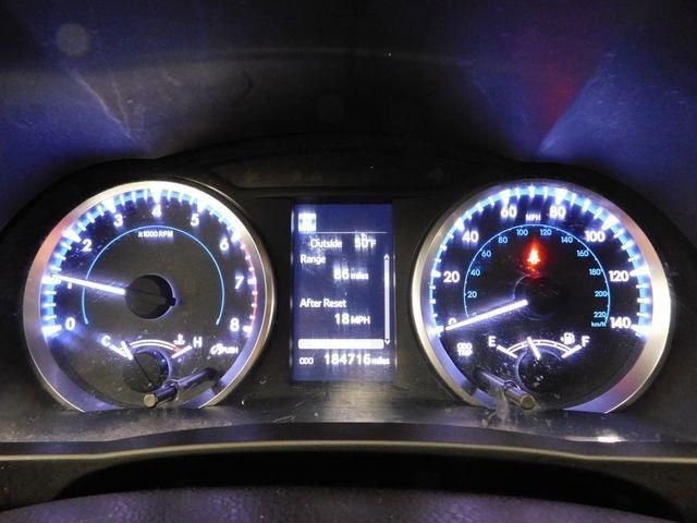 Used 2017 Toyota Highlander LE image 31