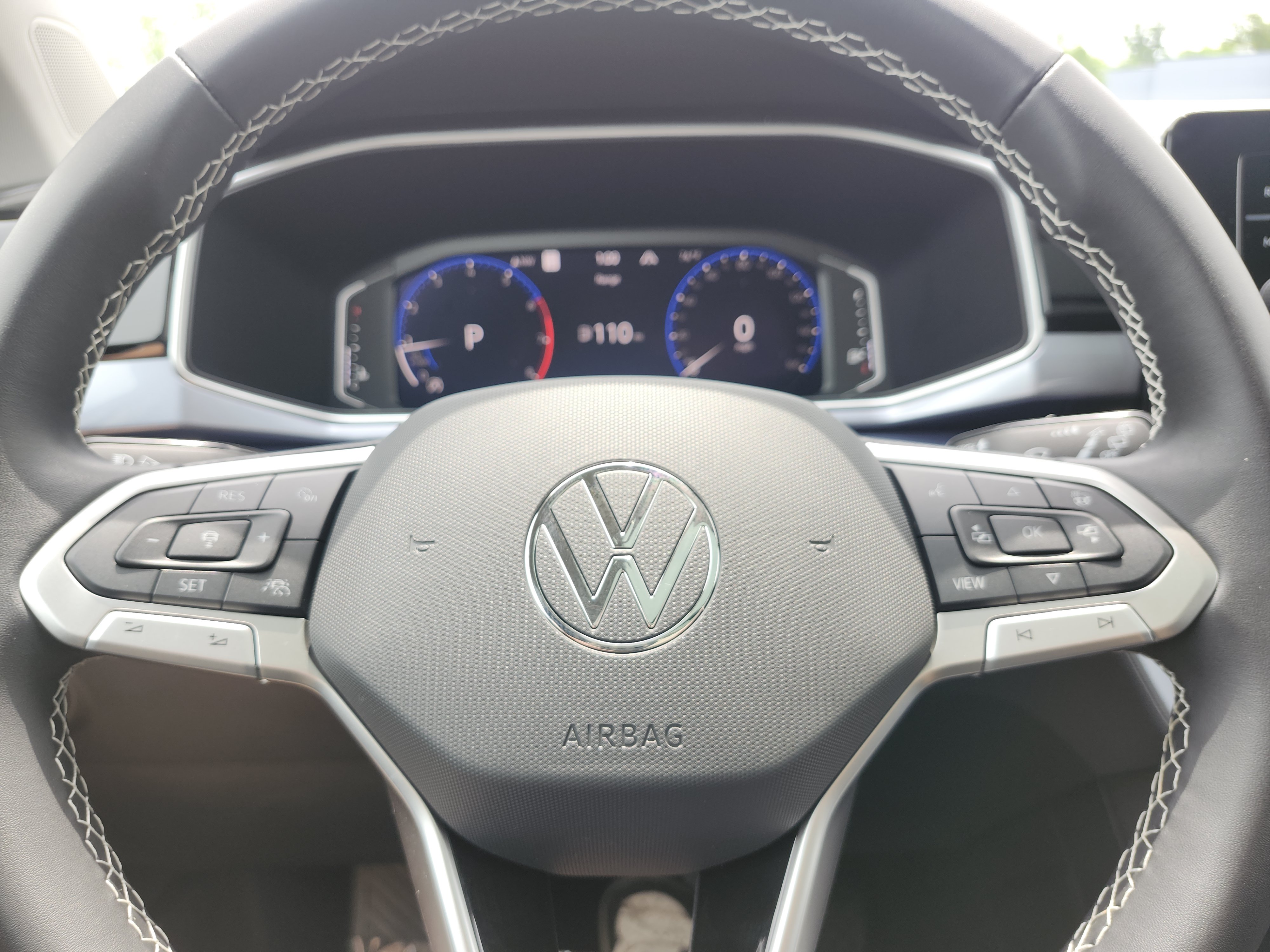 Used 2026 Volkswagen Taos SEL AWD/4WD image 32