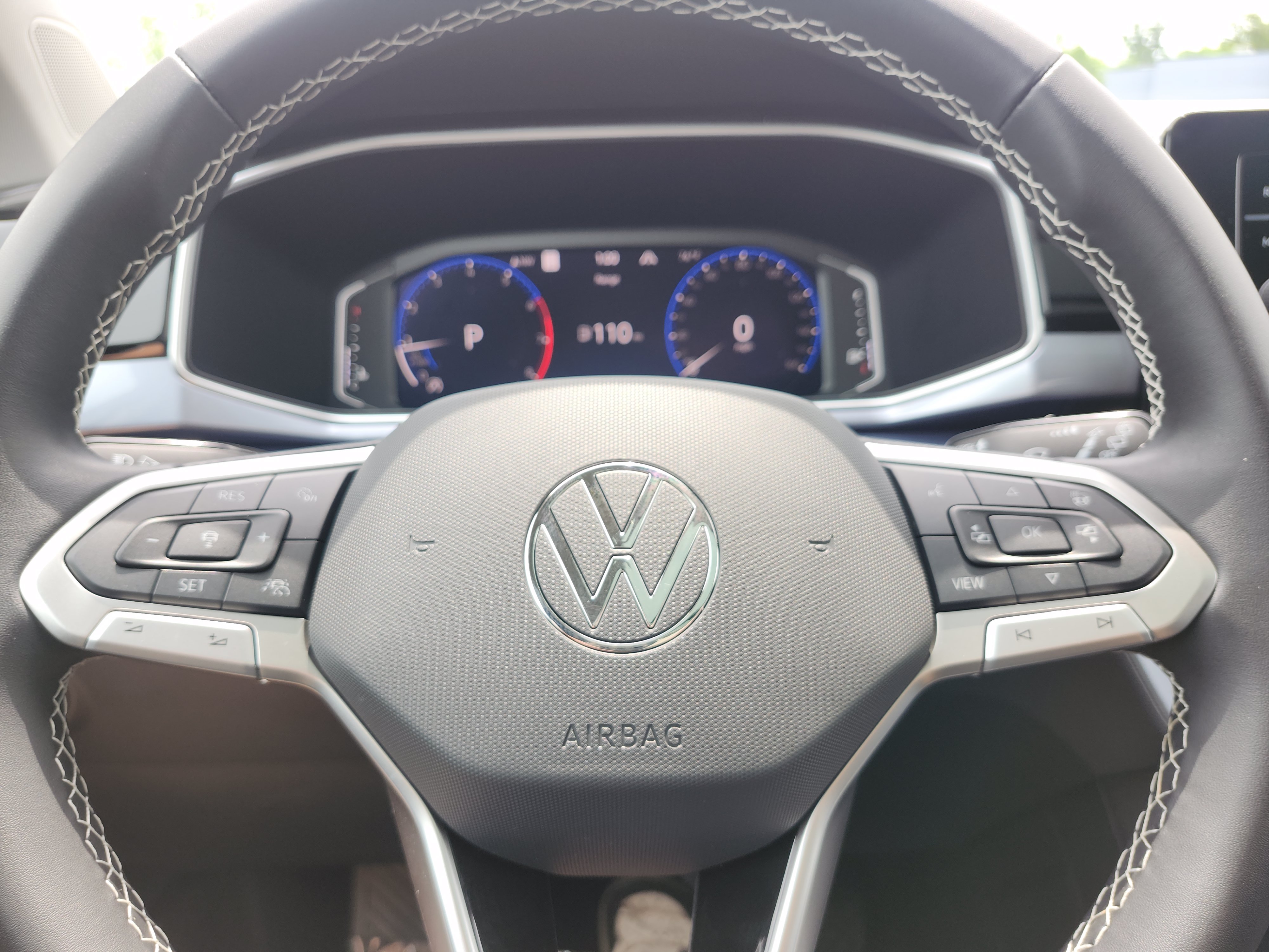 Used 2026 Volkswagen Taos SEL AWD/4WD image 32