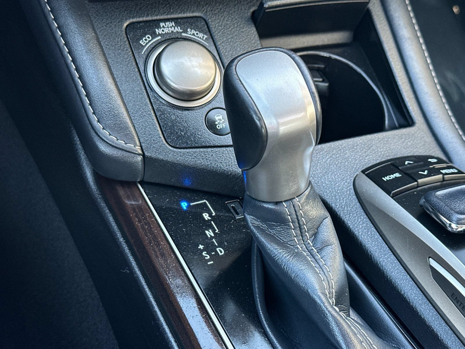 Used 2018 Lexus ES 350 w/ Luxury Package w/Wood Trim FWD image 24
