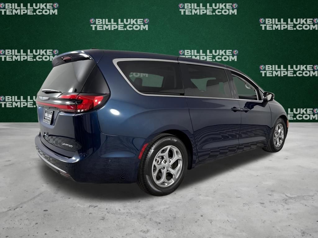 Used 2024 Chrysler Pacifica Limited image 7