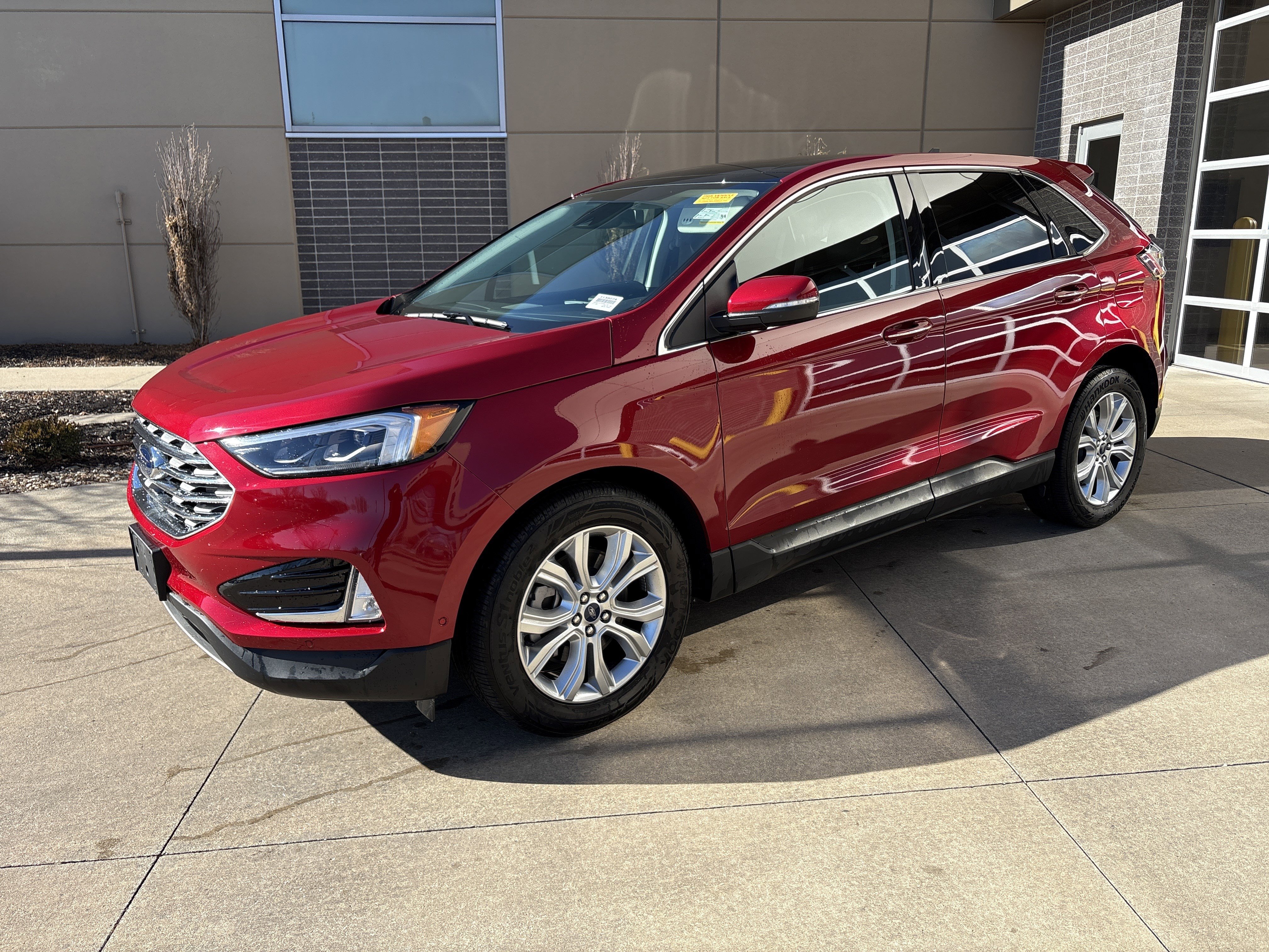 Used 2021 Ford Edge Titanium w/ Equipment Group 301A image 5