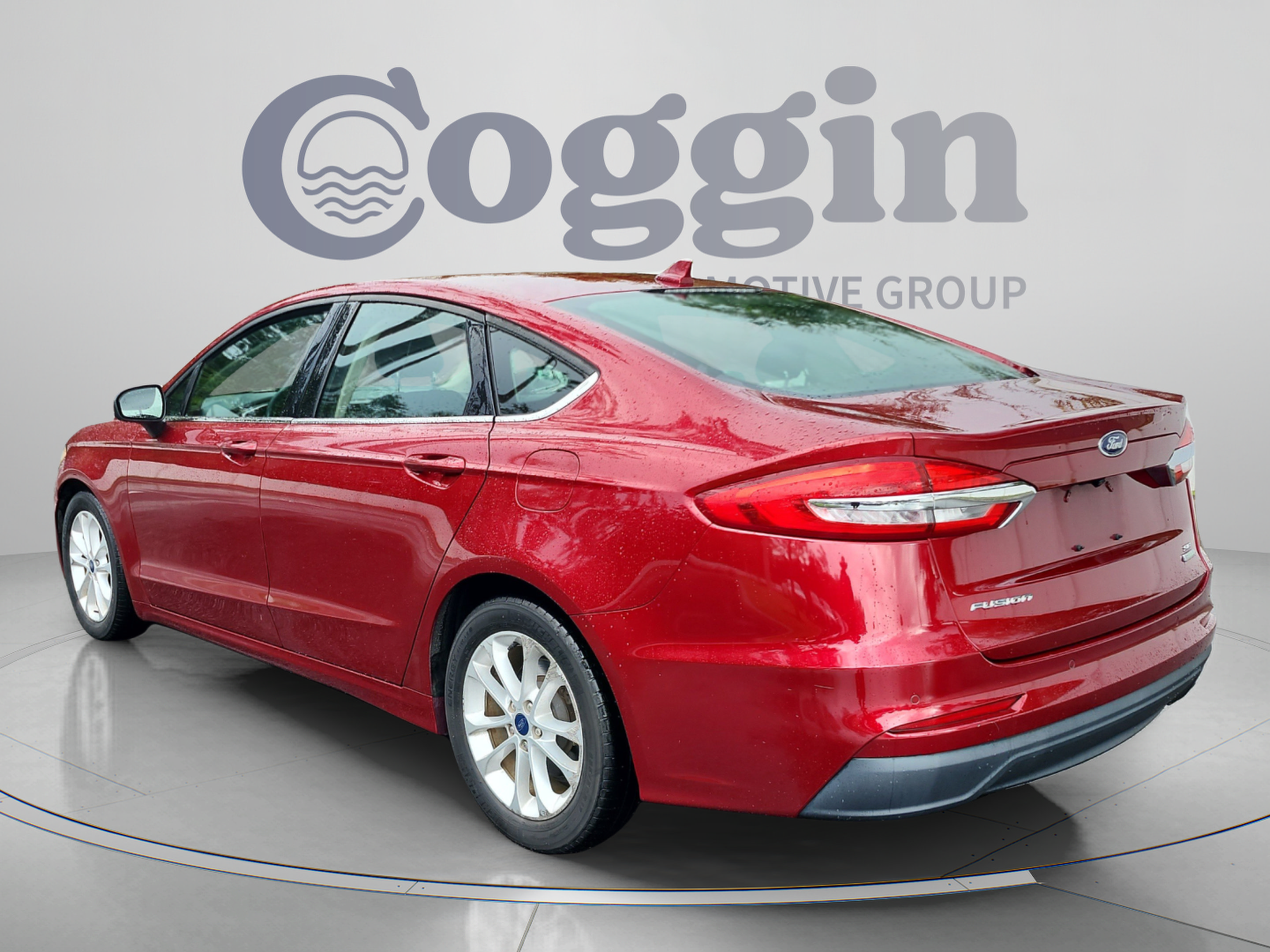 Used 2019 Ford Fusion SE FWD image 3