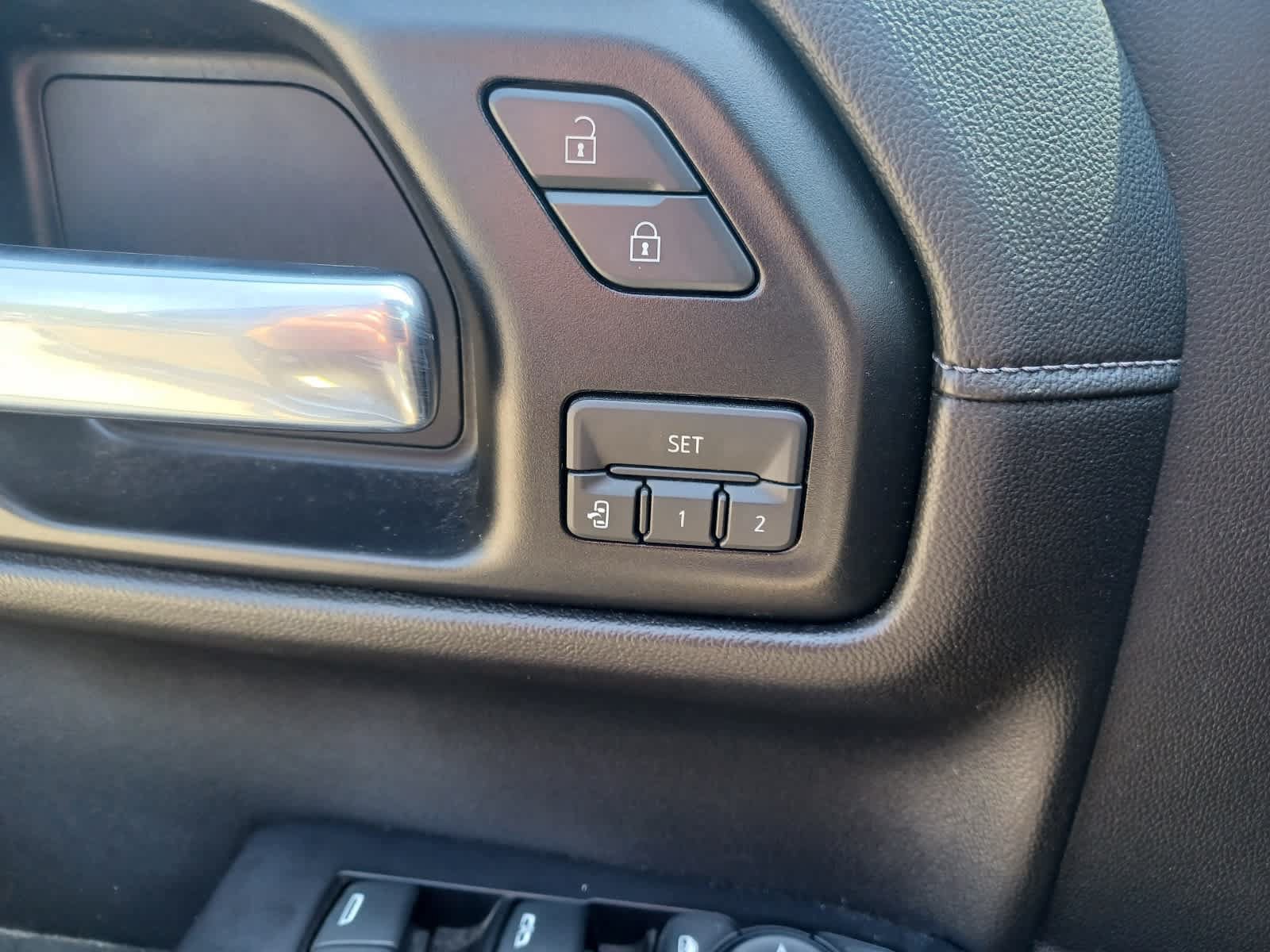 Certified 2019 Chevrolet Silverado 1500 LTZ w/ LTZ Plus Package AWD/4WD image 18