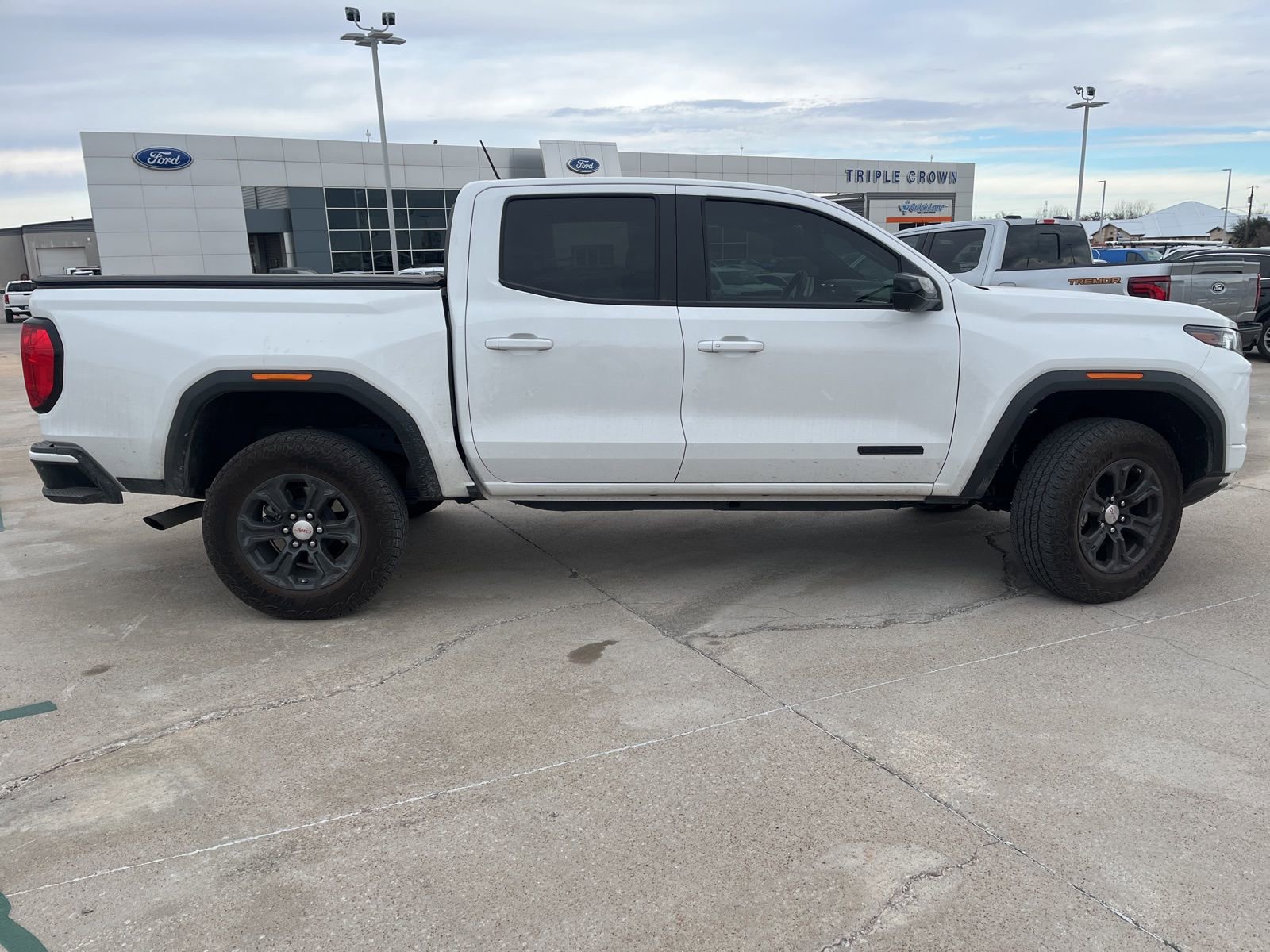 Used 2024 GMC Canyon Elevation w/ Convenience Package image 8