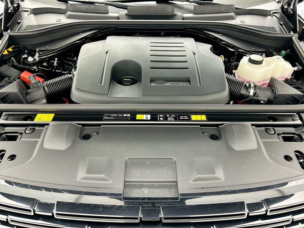 New 2026 Land Rover Range Rover SE image 29