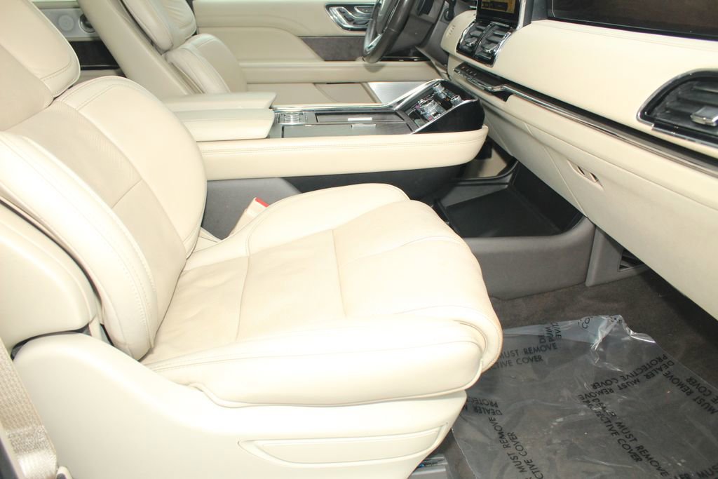 Used 2019 Lincoln Navigator Reserve w/ Cargo Package AWD/4WD image 3