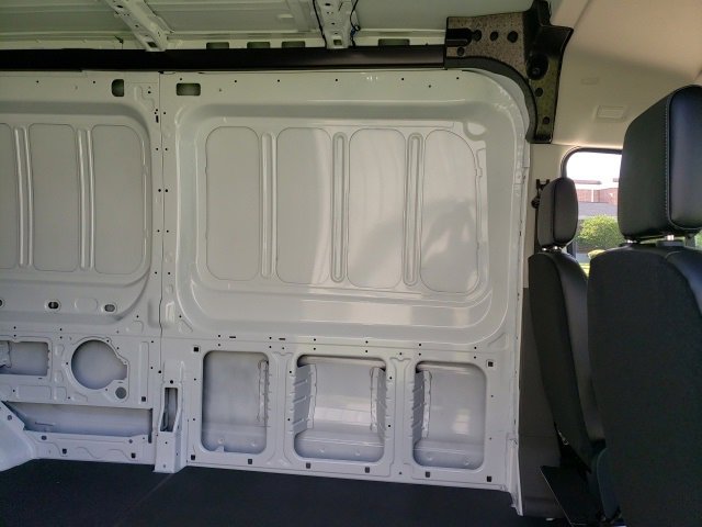 New 2023 Ford E-Transit Medium Roof image 15