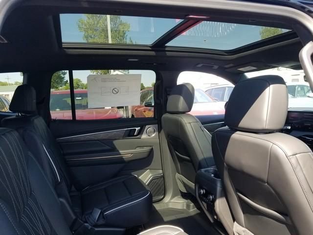 New 2026 Buick Enclave Avenir w/ Super Cruise Package image 11