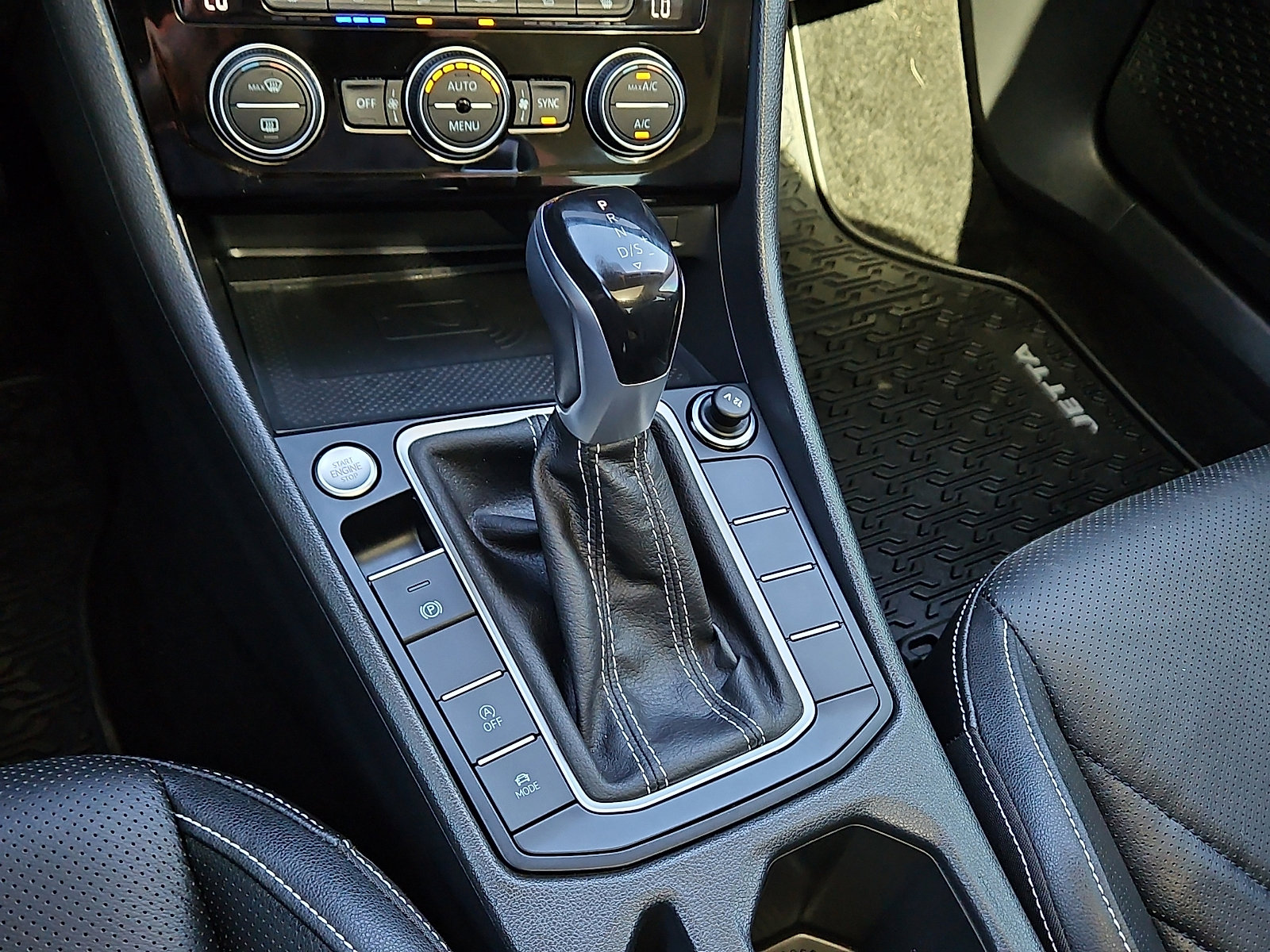 Used 2024 Volkswagen Jetta SEL image 15