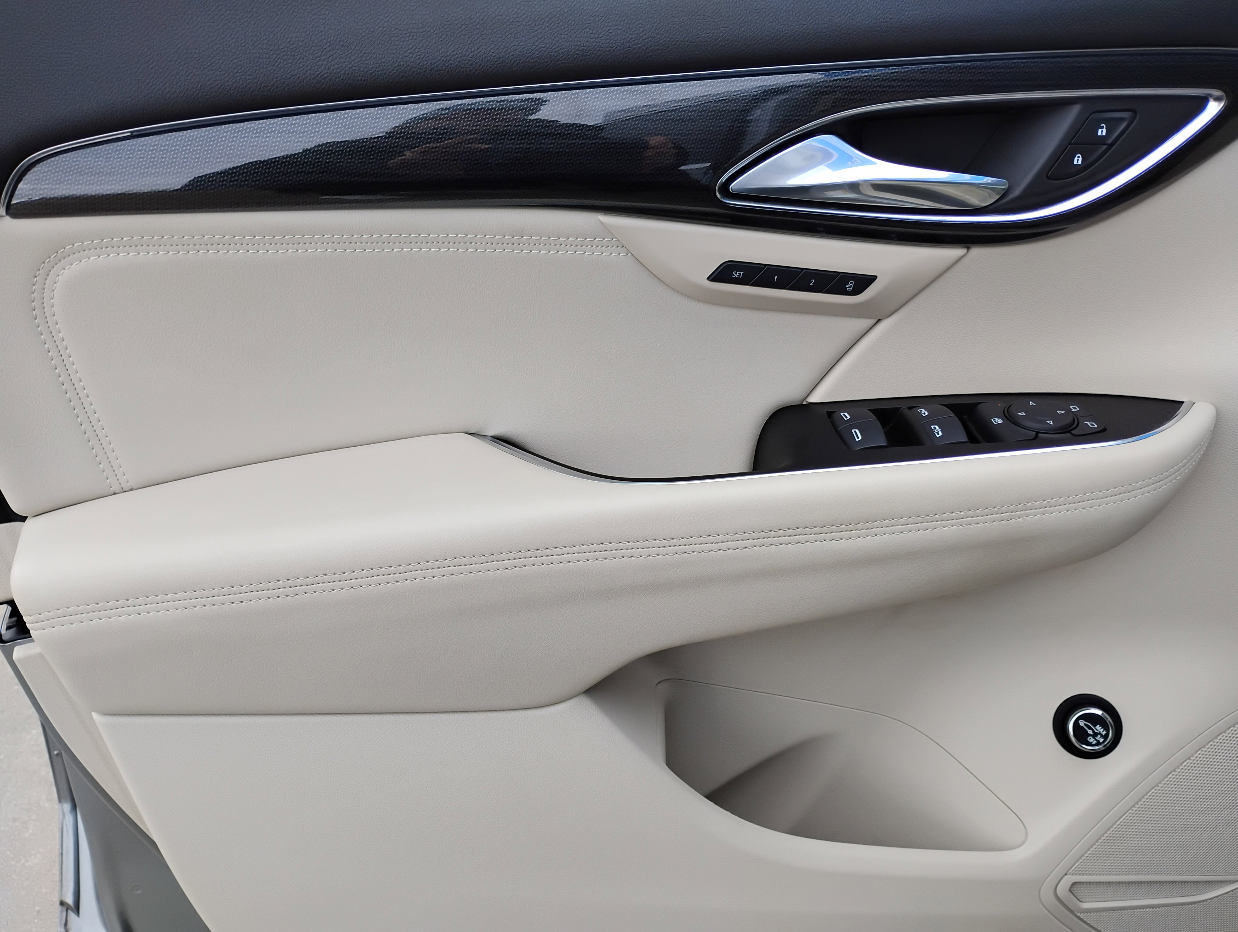 Used 2023 Buick Envision Essence image 15