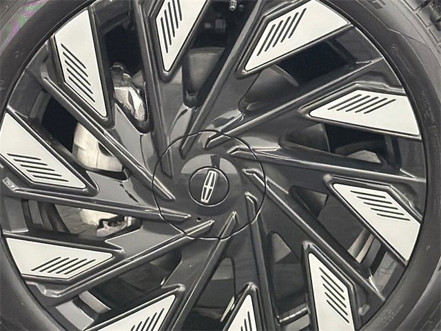 Certified 2024 Lincoln Nautilus Black Label w/ Jet Appearance Package (87T) image 4