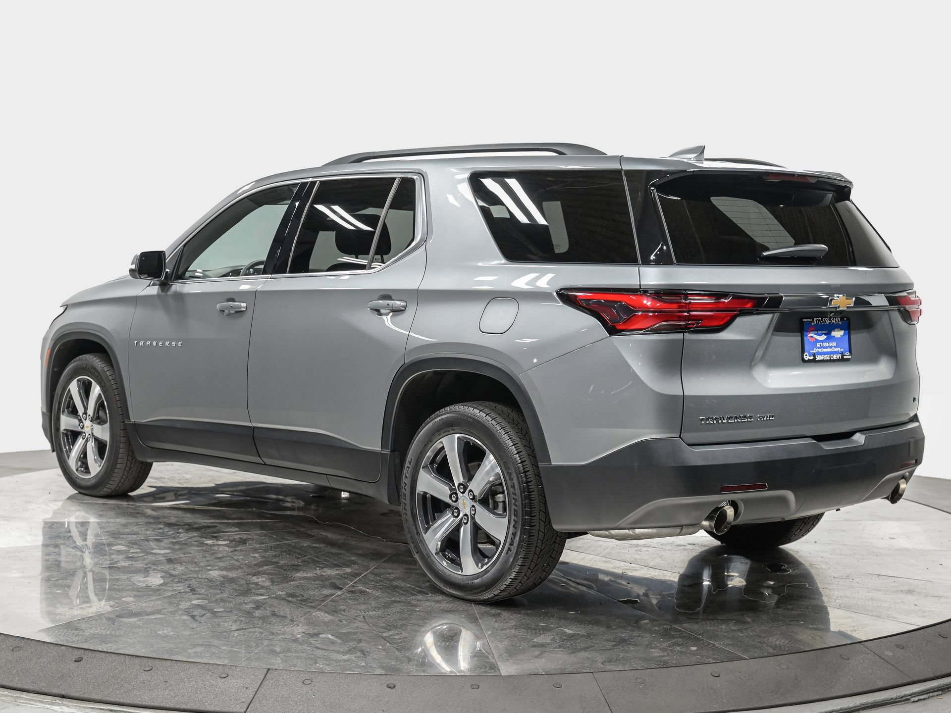 Used 2023 Chevrolet Traverse LT w/ LT Premium Package AWD/4WD image 4