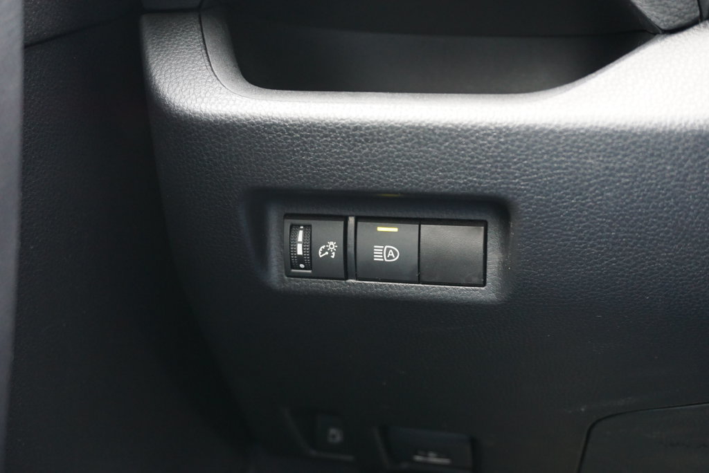 Used 2024 Toyota RAV4 LE AWD/4WD image 25