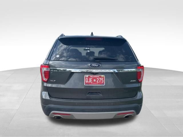 Used 2017 Ford Explorer XLT w/ Equipment Group 202A image 4
