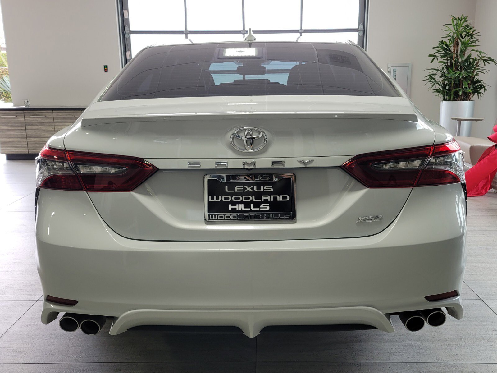 Used 2022 Toyota Camry XSE image 4