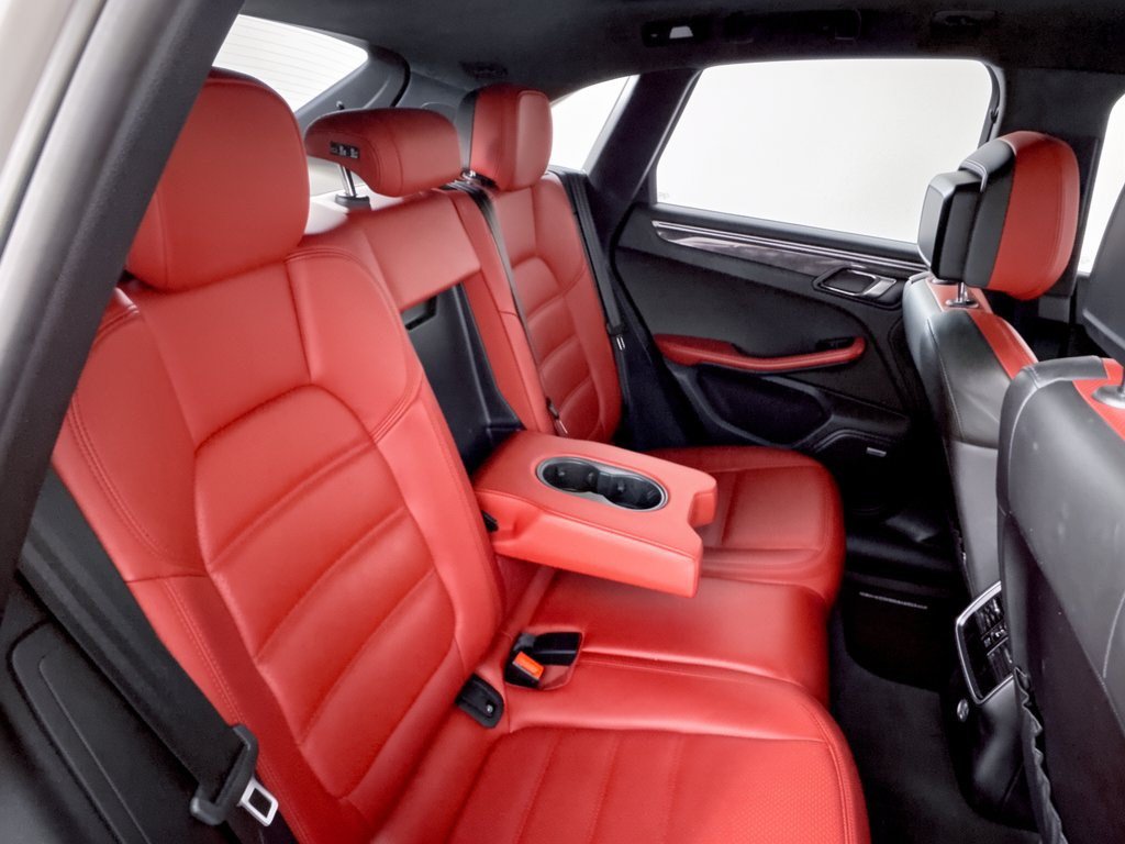 Used 2018 Porsche Macan Turbo AWD/4WD image 29