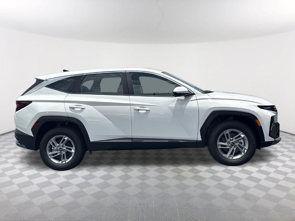 Used 2026 Hyundai Tucson SE AWD/4WD image 4