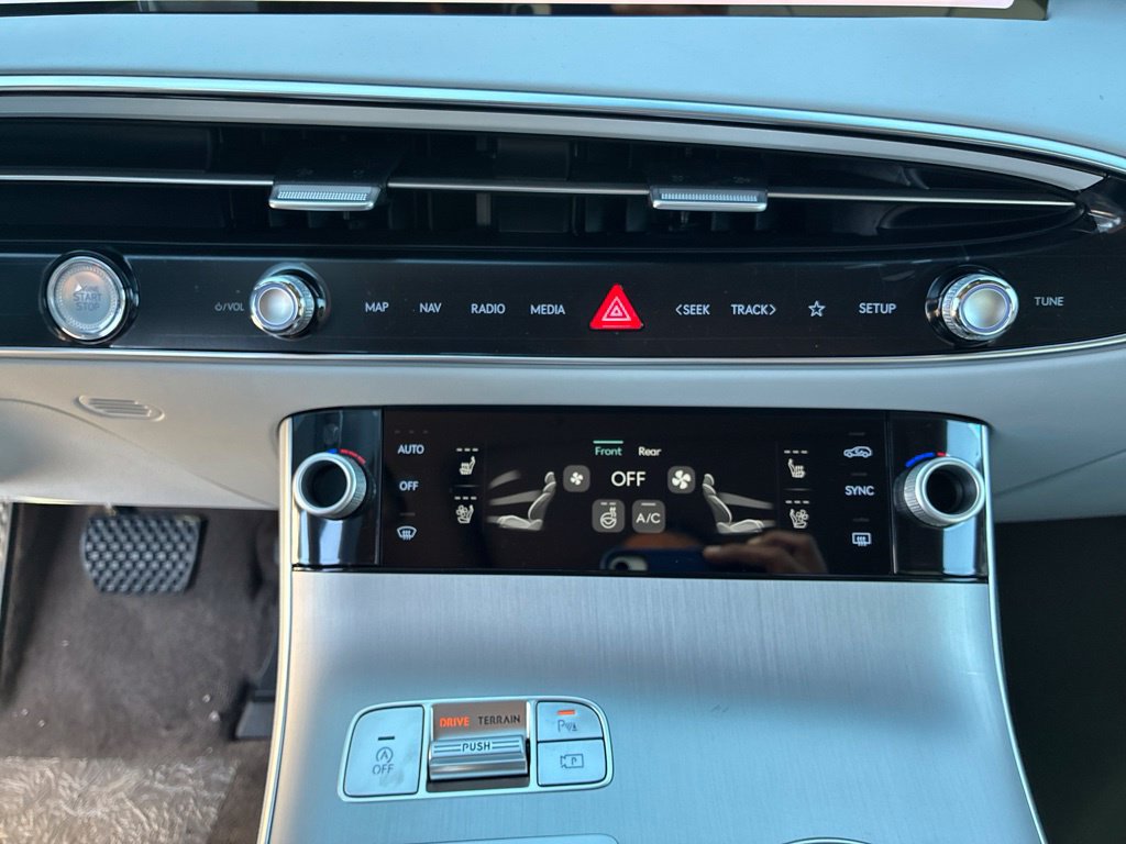 New 2027 Genesis GV70 2.5T Advanced AWD/4WD image 35