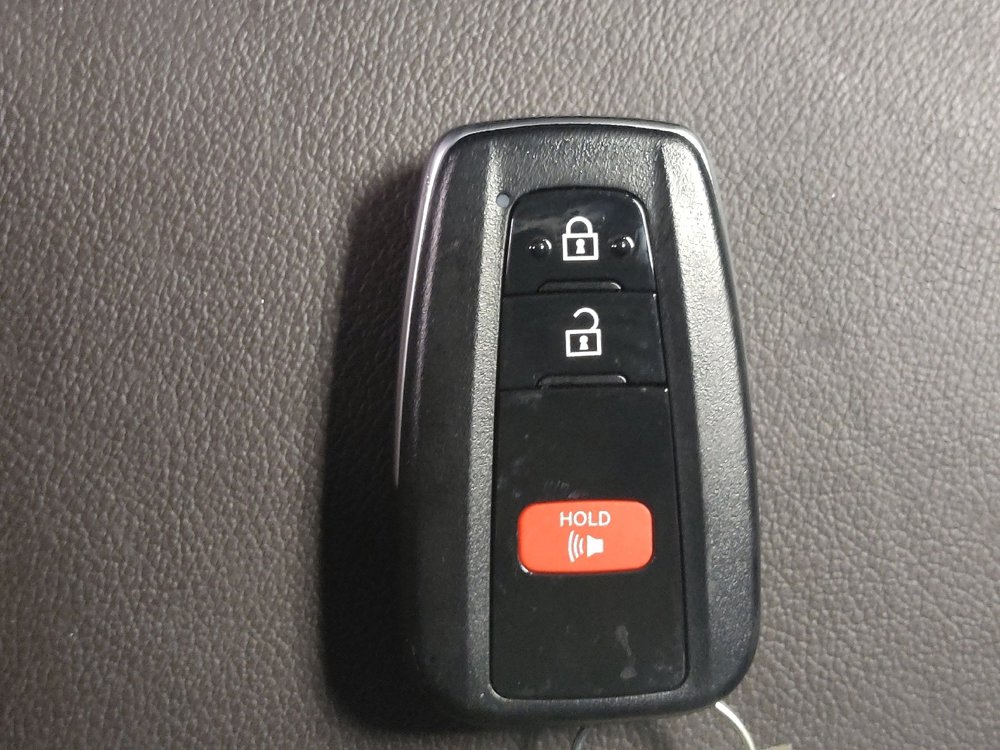 Used 2019 Toyota C-HR Limited image 32