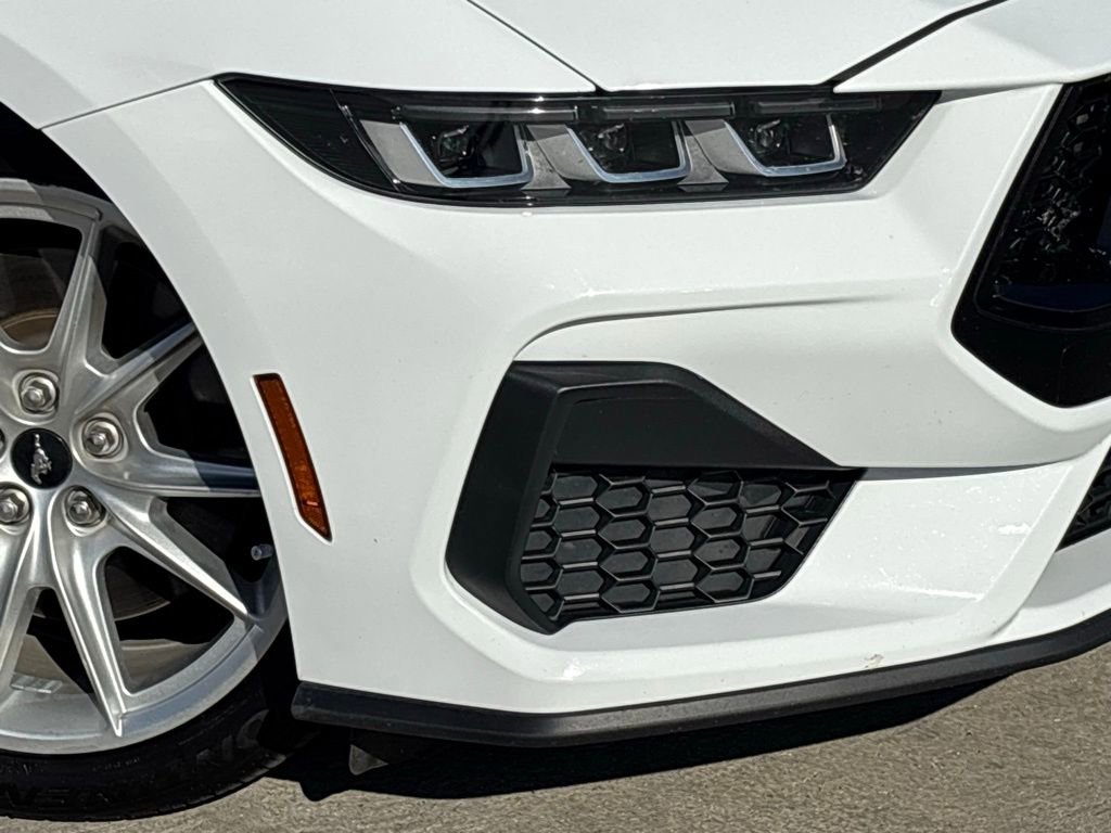 Used 2024 Ford Mustang GT Premium image 8