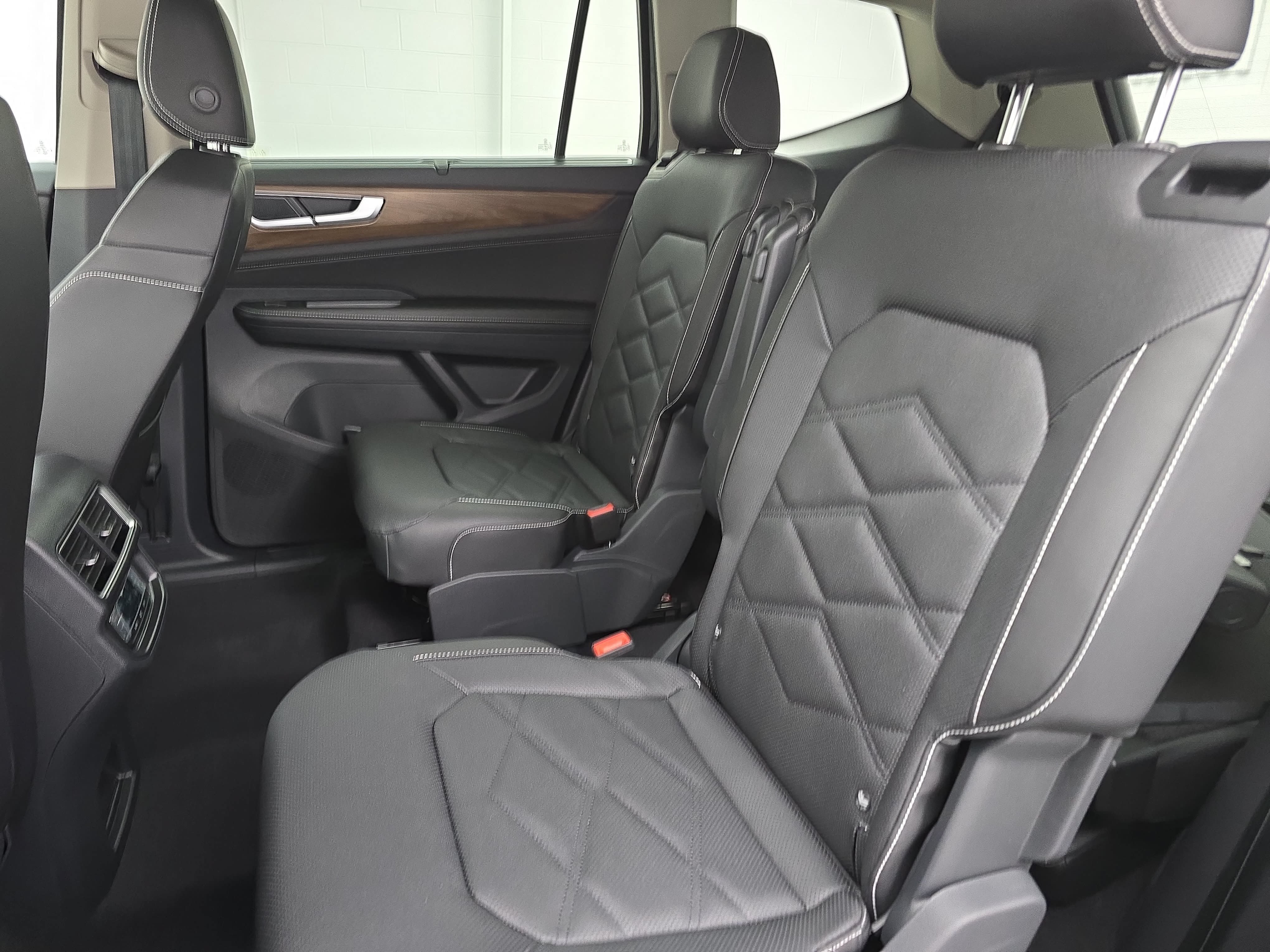 New 2026 Volkswagen Atlas SE FWD image 15