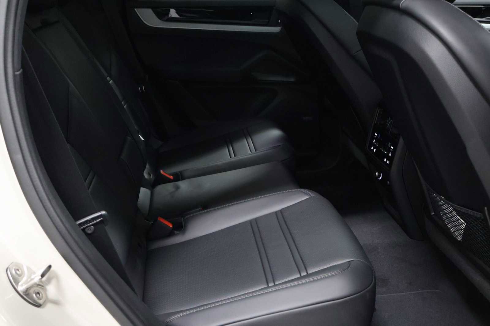 New 2026 Porsche Cayenne Coupe AWD/4WD image 36