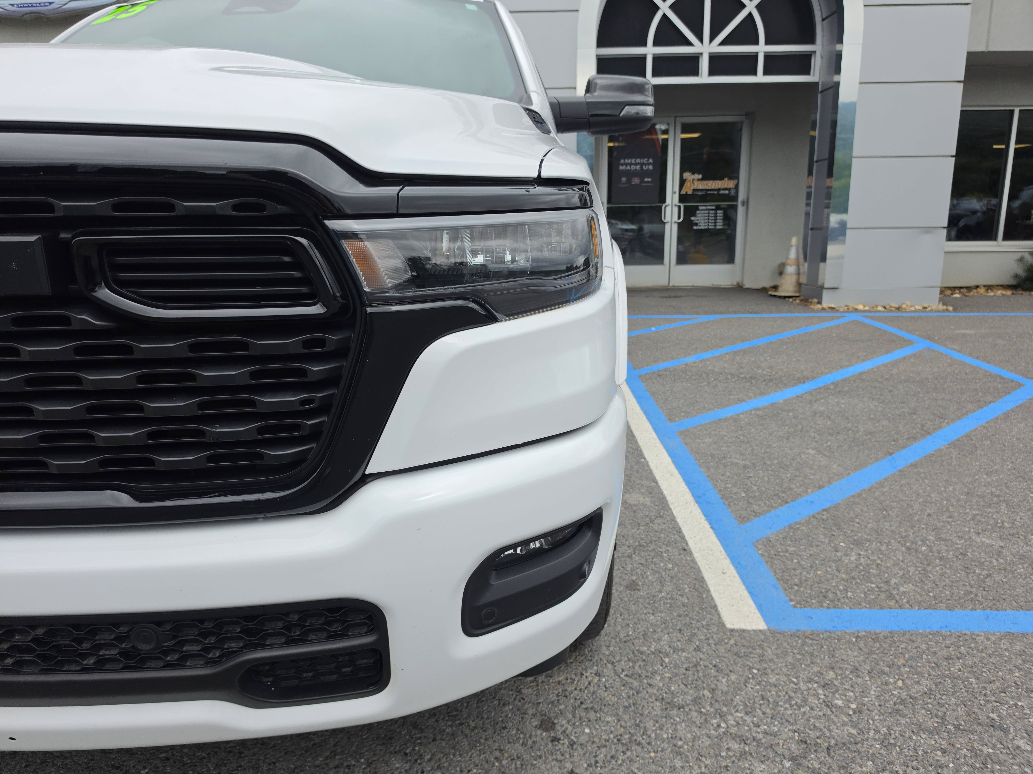 Used 2025 RAM 1500 Big Horn AWD/4WD image 10