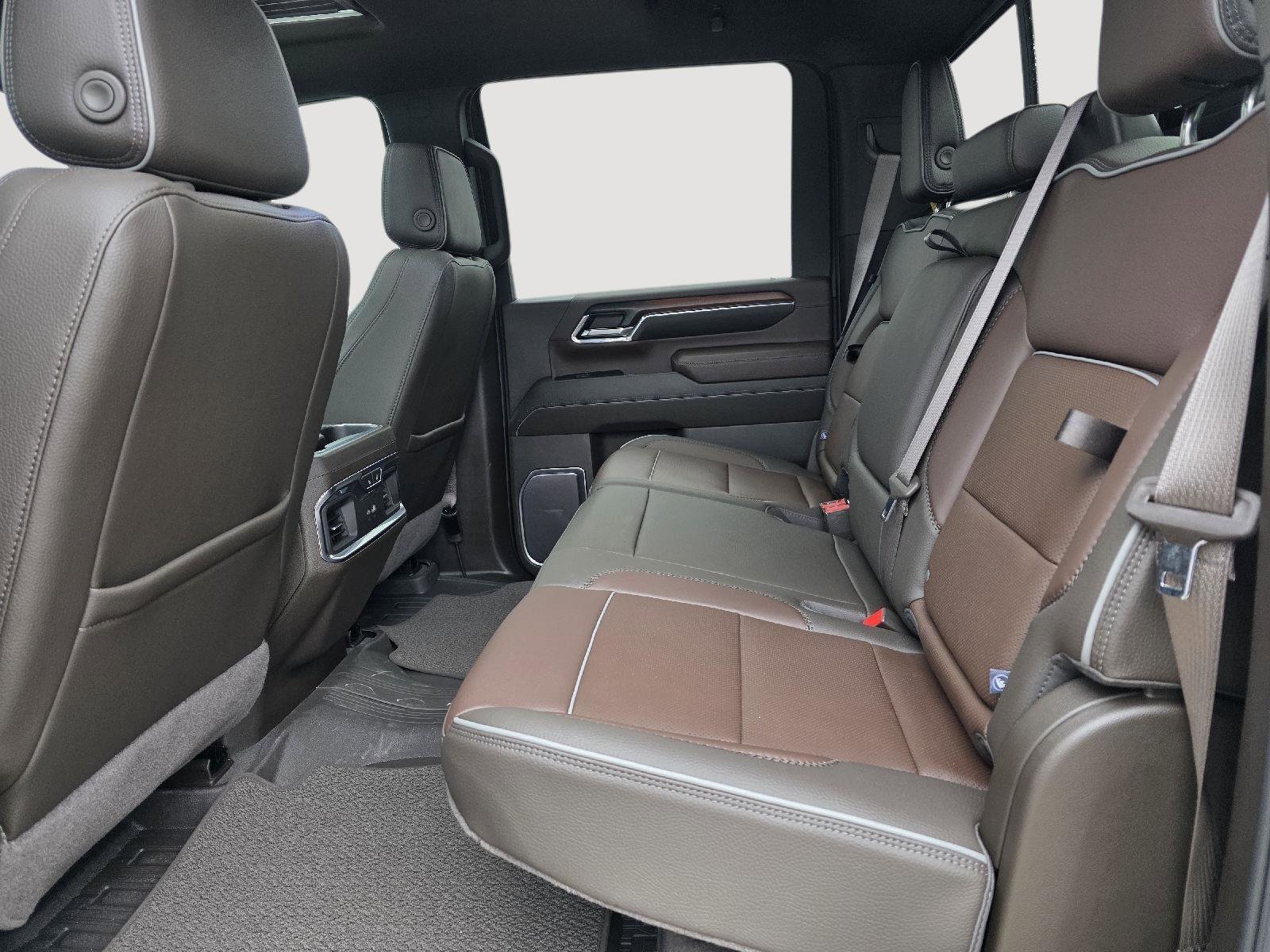 Used 2024 GMC Sierra 2500 Denali w/ Denali Reserve Package image 14