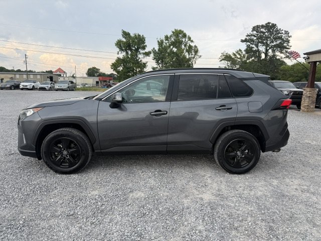 Used 2020 Toyota RAV4 XLE FWD image 3