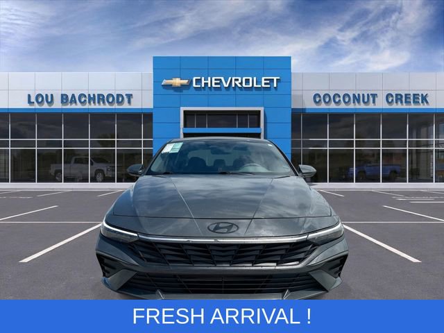 Used 2024 Hyundai Elantra SEL image 3