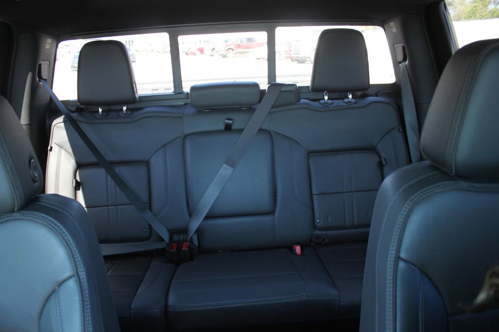 Used 2023 Chevrolet Silverado 1500 High Country w/ Technology Package image 15