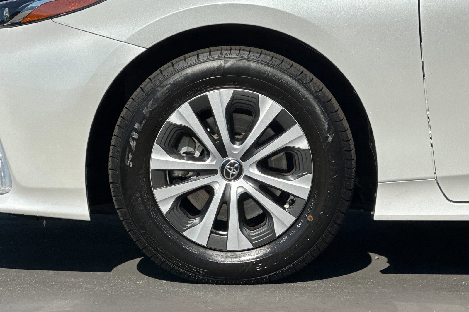 Certified 2022 Toyota Prius Prime XLE FWD image 27