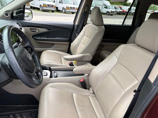 Used 2021 Honda Pilot Touring image 9