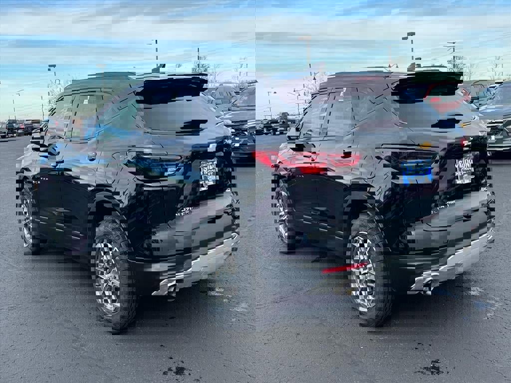 Certified 2023 Chevrolet Blazer LT w/ Convenience Package image 3